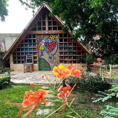 Kokrobite Gardens Restaurant And Guest House Luaran gambar