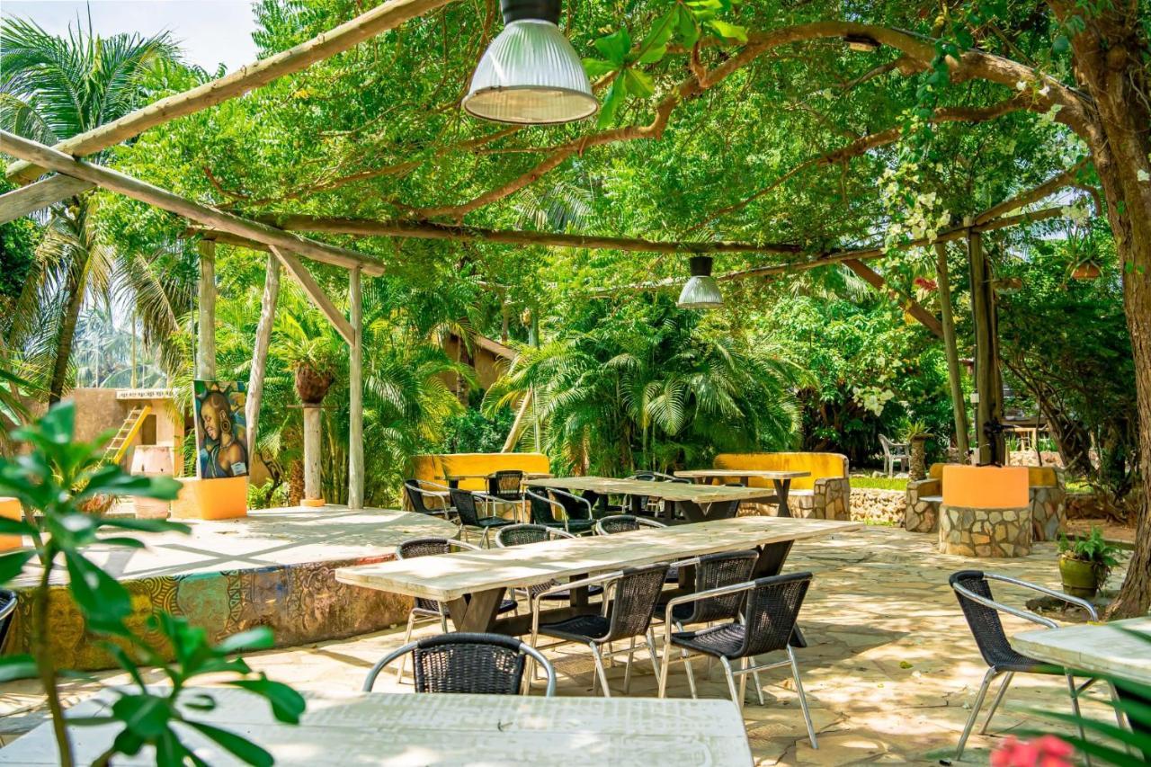 Kokrobite Gardens Restaurant And Guest House Luaran gambar